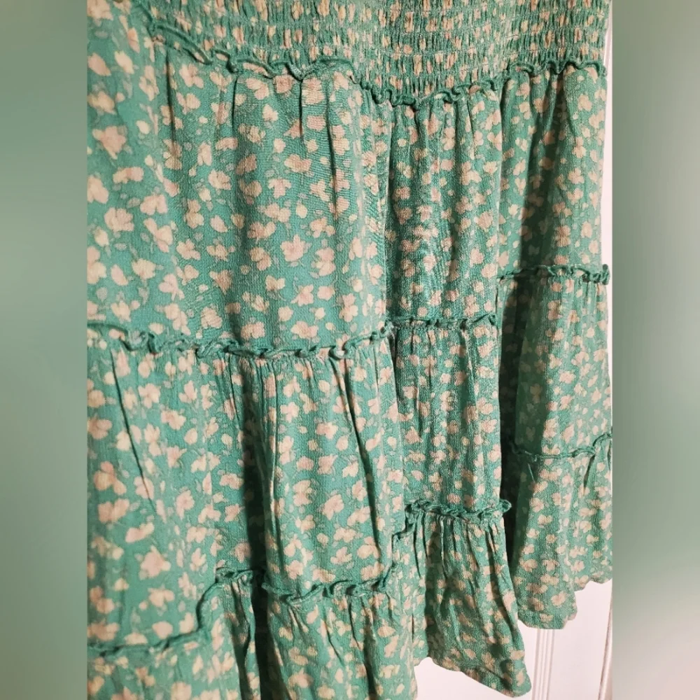 NWOT American Eagle green floral, ruffle tiered mini skirt sz. L - Picture 6 of 9